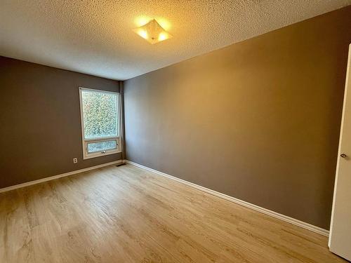 180 Varsity Row, Thunder Bay, ON - Indoor Photo Showing Other Room