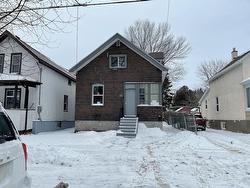 58 Ontario Street  Thunder Bay, ON P7B 3G2