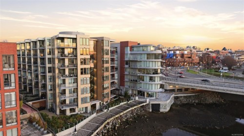 725-1628 Store St  Victoria, BC V8W 0H1