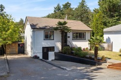 1042 Lodge Ave  Saanich, BC V8X 3A8