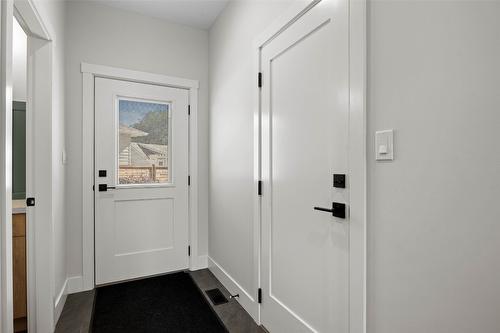 102-321 Centre Avenue, Kamloops, BC - Indoor Photo Showing Other Room