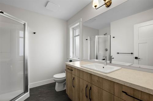 102-321 Centre Avenue, Kamloops, BC - Indoor Photo Showing Bathroom