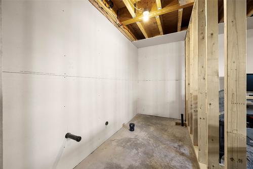 102-321 Centre Avenue, Kamloops, BC - Indoor