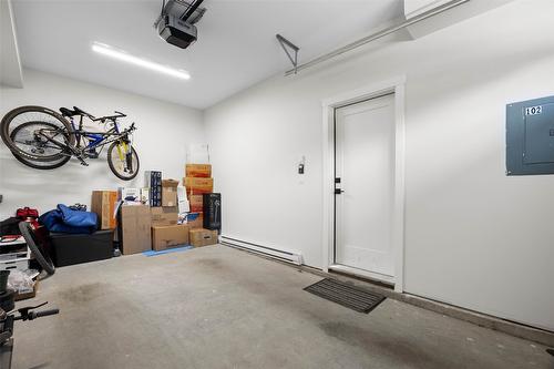 102-321 Centre Avenue, Kamloops, BC - Indoor Photo Showing Other Room