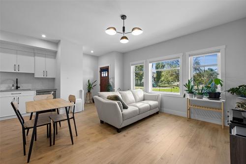 102-321 Centre Avenue, Kamloops, BC - Indoor