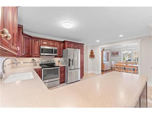 7 Highgate Crt, Riverview, NB 