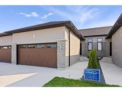 5 EAGLE Street  Leamington, ON N8H 0E1