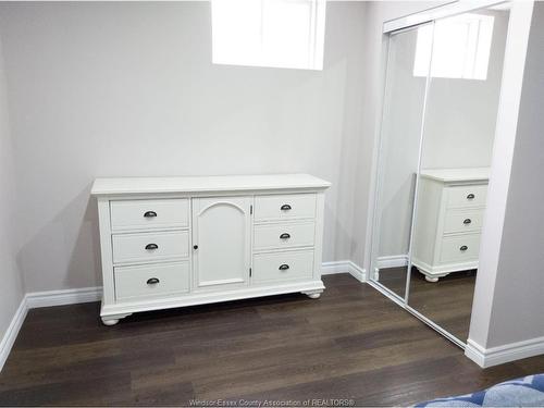 Lower-4694 Helsinki, Windsor, ON 