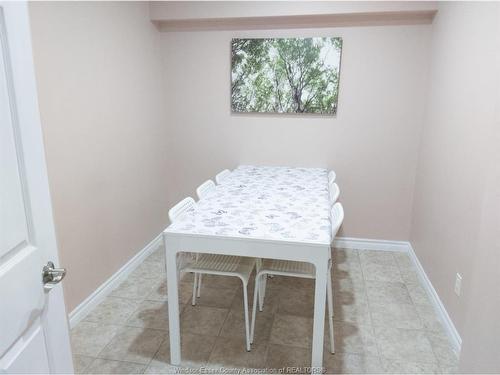 Lower-4694 Helsinki, Windsor, ON 