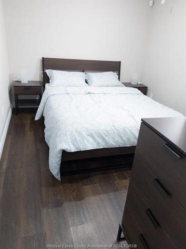 Lower-4694 Helsinki, Windsor, ON 