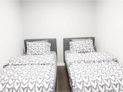 Lower-4694 Helsinki, Windsor, ON 