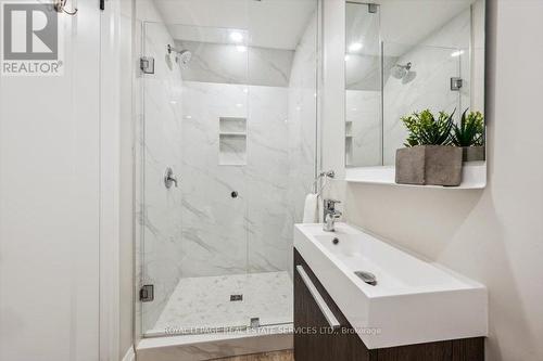 Three-Piece Bathroom - 137 - 1520 Lancaster Drive, Oakville, ON - Indoor Photo Showing Bathroom
