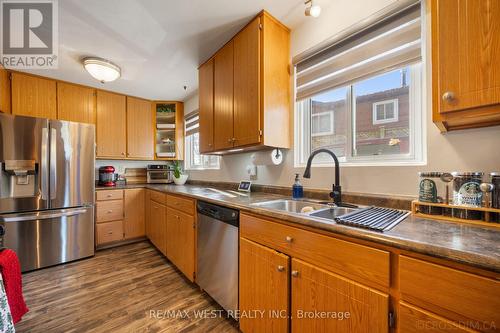 370 Whitehead Crescent E, Caledon, ON - Indoor Photo Showing Kitchen With Double Sink