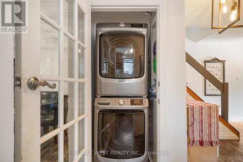 370 Whitehead Crescent E, Caledon, ON - Indoor Photo Showing Laundry Room