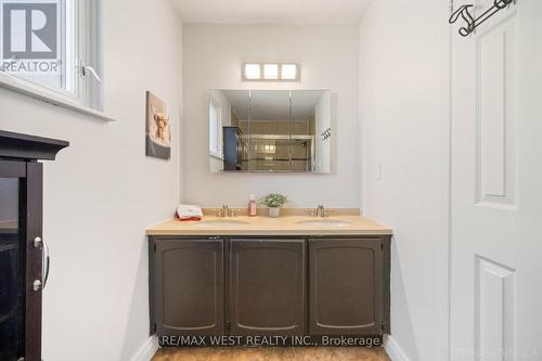 370 Whitehead Crescent E, Caledon, ON - Indoor Photo Showing Bathroom