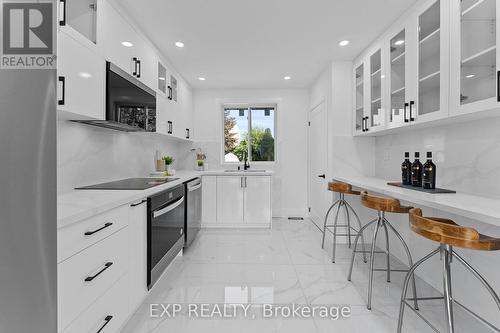 686 Wickens Avenue, Burlington, ON - Indoor Photo Showing Kitchen With Upgraded Kitchen