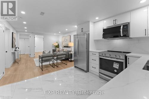 686 Wickens Avenue, Burlington, ON - Indoor Photo Showing Kitchen With Upgraded Kitchen