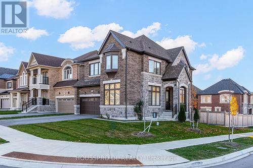 136 CARRIAGE SHOP BEND  East Gwillimbury, ON L9N 0Y3