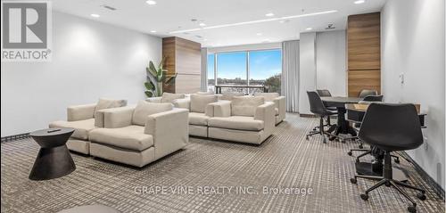 3705 - 805 Carling Avenue, Ottawa, ON - Indoor