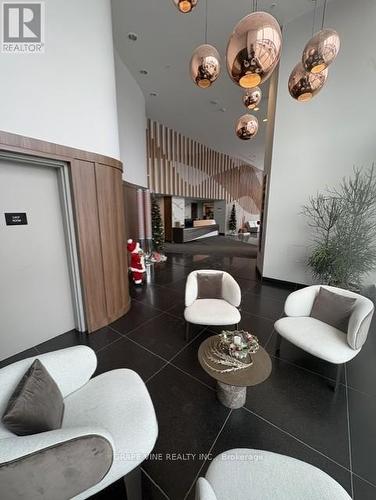 3705 - 805 Carling Avenue, Ottawa, ON - Indoor