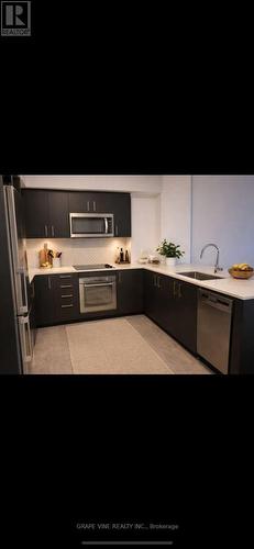 3705 - 805 Carling Avenue, Ottawa, ON - Indoor Photo Showing Kitchen
