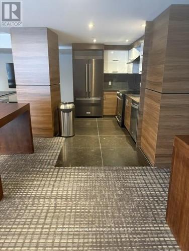 3705 - 805 Carling Avenue, Ottawa, ON - Indoor Photo Showing Kitchen