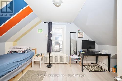50 Welland Avenue, St. Catharines (Downtown), ON - Indoor Photo Showing Bedroom