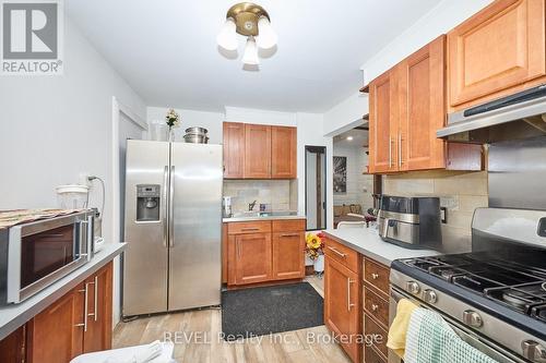 50 Welland Avenue, St. Catharines (Downtown), ON - Indoor Photo Showing Kitchen