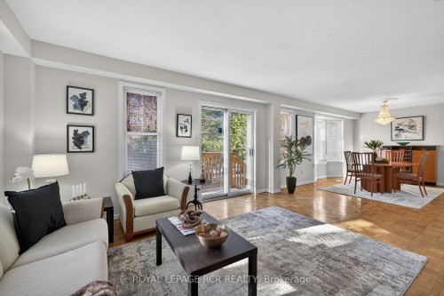 44-68 Confederation Way, Markham, ON - Indoor Photo Showing Living Room