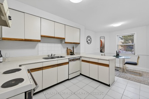 44-68 Confederation Way, Markham, ON - Indoor Photo Showing Kitchen With Double Sink