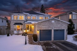 38 Chipperfield Crescent  Whitby, ON L1R 1N9