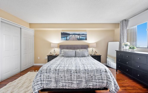 409-6500 Montevideo Road, Mississauga, ON - Indoor Photo Showing Bedroom