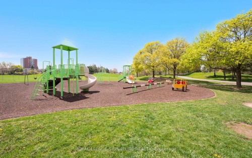 409-6500 Montevideo Road, Mississauga, ON - Outdoor