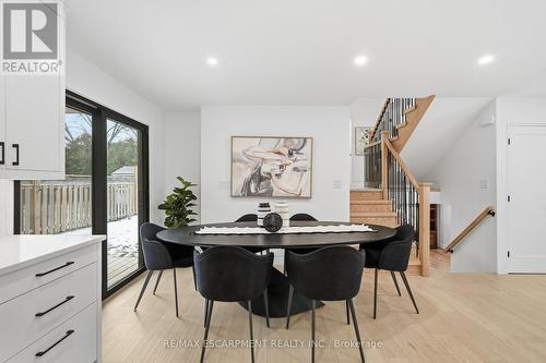 5135 Mulberry Drive, Burlington, ON - Indoor Photo Showing Dining Room