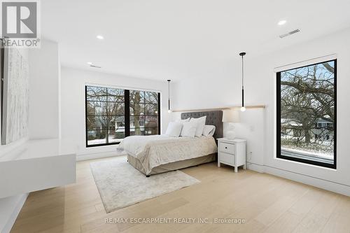 5135 Mulberry Drive, Burlington, ON - Indoor Photo Showing Bedroom