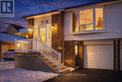 11 BAY CREST DRIVE  Brampton, ON L6Z 1H5