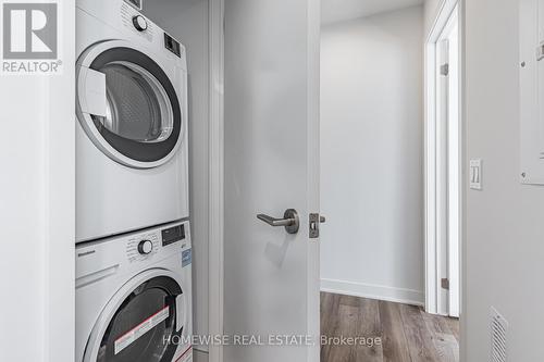 Th8 - 20 Ed Clark Gardens, Toronto, ON - Indoor Photo Showing Laundry Room