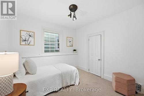491 Dunsmure Road, Hamilton, ON - Indoor Photo Showing Bedroom