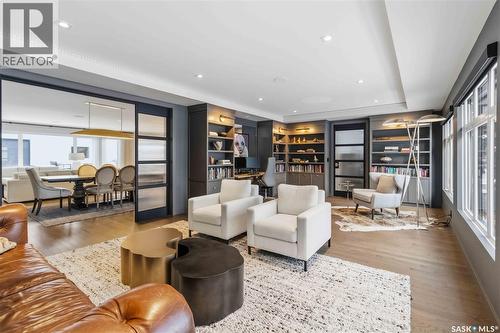 1134 Spadina Crescent E, Saskatoon, SK - Indoor Photo Showing Living Room