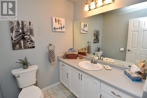 11 Jacqueline Boulevard, Hamilton, ON - Indoor Photo Showing Bathroom