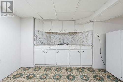 48 Weir Street N, Hamilton, ON - Indoor