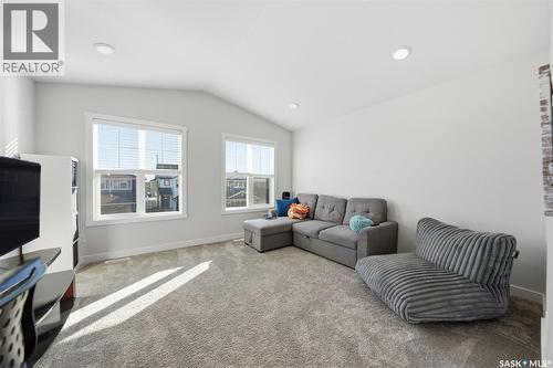 451 Mcfaull Crescent, Saskatoon, SK - Indoor Photo Showing Living Room