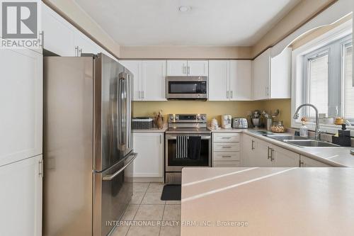 76 Timberwolf Crescent, Vaughan, ON - Indoor Photo Showing Kitchen With Double Sink