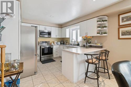 76 Timberwolf Crescent, Vaughan, ON - Indoor Photo Showing Kitchen