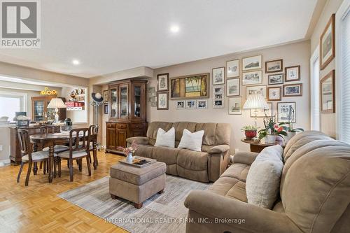 76 Timberwolf Crescent, Vaughan, ON - Indoor Photo Showing Living Room