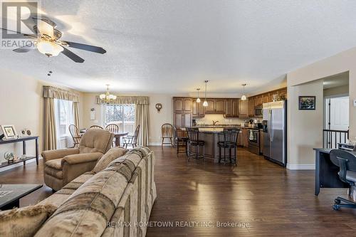 1124 Mcclure Crescent, Brockville, ON - Indoor Photo Showing Living Room