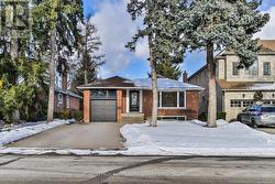 24 WINGROVE HILL  Toronto, ON M9B 2C6