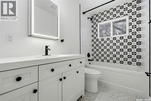 732 Empress Street, Regina, SK - Indoor Photo Showing Bathroom