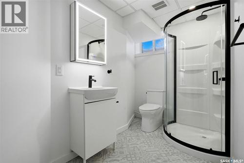 732 Empress Street, Regina, SK - Indoor Photo Showing Bathroom