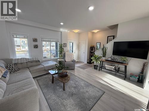 4226 Brighton Circle, Saskatoon, SK - Indoor Photo Showing Living Room